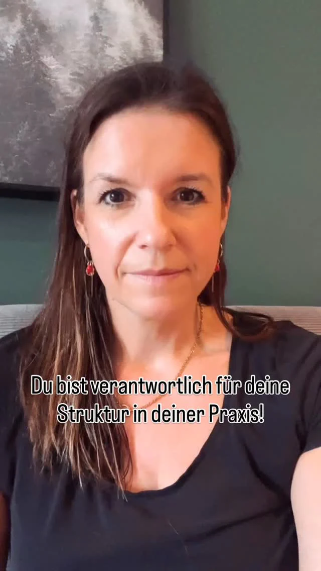 Du bist verantwortlich für deine Struktur in deiner Praxis!

Wenn du glückliche Patienten haben möchtest und glückliche Mitarbeiter, dann nimm die Verantwortung an und lege los! 

💯 erstelle einen guten Schichtplan
💯 strukturiere deine Software
💯 führe regelmäßige Praxis Besprechung
💯 lege die Aufgabenverteilung genau fest
💯 und vieles mehr 

Liebe Grüße, dein  Lighthouse Team

#zahnarztpraxis #kommunikation #führungskräftetraining