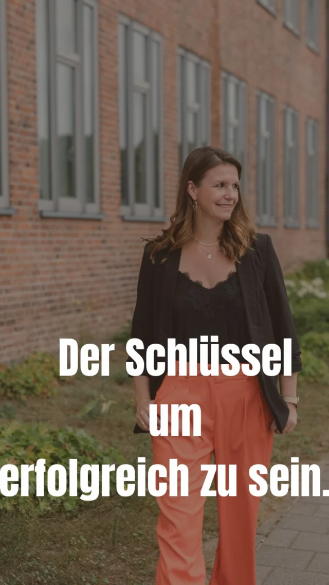 Deine Abrechnungshilfe ist überfordert.
Nicht, weil sie es nicht kann sondern weil Struktur in deiner Praxis fehlt.

👎Du hast zu wenig Leistungsketten
👎keine einheitlichen Doku 
👎keine Dokublöcke
👎und dann soll Sie noch Termine vereinbaren 

So kann Abrechnung es nicht funktionieren.

Und der Stress landet am Ende bei allen 
bei dir, bei deinem Team, bei der Praxis.

Deine Praxissoftware muss individuell auf deine Abläufe angepasst sein.
Nicht umgekehrt.

Struktur entlastet 
Struktur lässt deine Patienten nicht warten 
Struktur macht den Tag leichter 
Struktur macht dich und dein Team glücklich 

Wieviel Leistungsketten hast du in der Abrechnung? 

#zahnärztlichabrechnung #praxismanagement #struktur