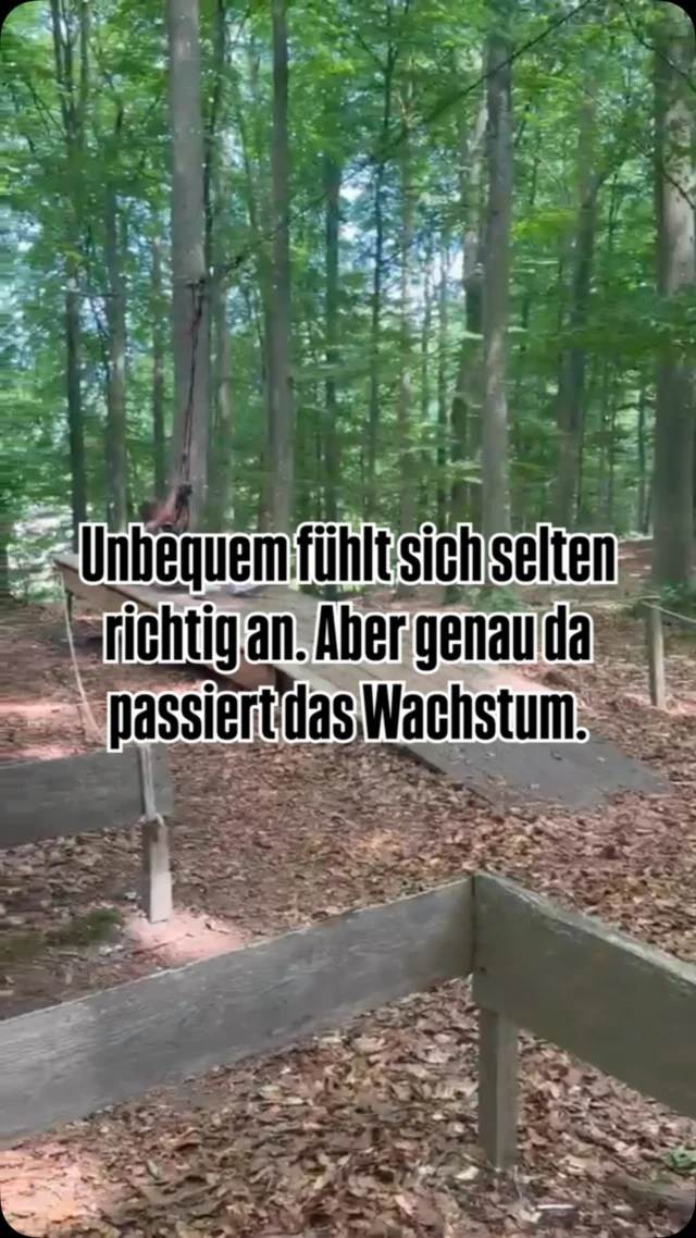 Die Komfortzone ist gemütlich. Warm. Vertraut.

Aber sie ist auch der Ort, an dem nichts Neues entsteht.

Ängste zu überwinden ist kein einmaliger Moment es ist eine Entscheidung, die du immer wieder triffst. Jeden Tag aufs Neue. Manchmal in kleinen Dingen, manchmal in großen.

Und weißt du was? Du musst nicht angstfrei sein, um den nächsten Schritt zu machen. Du musst ihn nur trotzdem gehen.

Wachstum passiert nicht, wenn alles einfach ist sondern genau dann, wenn es schwer wird. 

Welchen Schritt traust du dir heute zu, der gestern noch undenkbar war? Schreib es in die Kommentare. 👇
 
#zahnärzte #Wachstum #personal