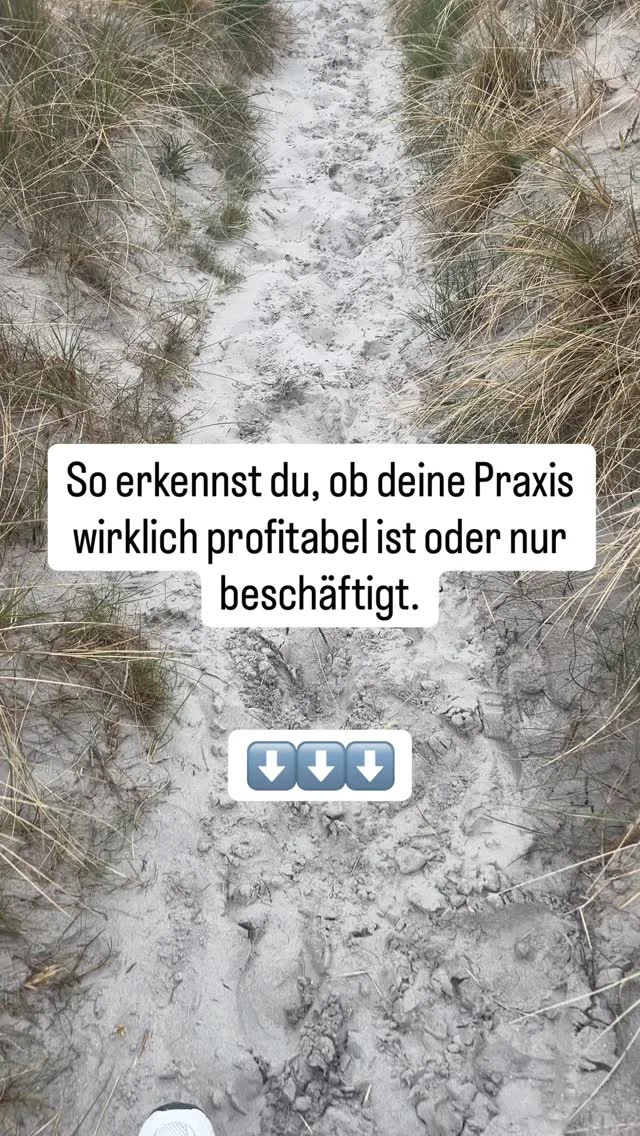 Ein Kunde hat 40 Stunden pro Woche. Sein Team auch. Der Kalender ist voll bis in den nächsten Monat.
Und trotzdem reicht es am Ende des Monats kaum.
Das ist keine Ausnahme. Das ist Alltag in vielen Zahnarztpraxen in Deutschland.

Der Fehler liegt nicht in der Arbeitsmoral. Nicht im Team. Nicht in den Patienten.
Er liegt darin, dass ihm niemand je erklärt hat wie man eine Praxis nicht nur führt, sondern wirklich steuert.
Profitabilität ist kein Zufall. Sie ist das Ergebnis von drei Dingen:

✅ Du kennst deine wichtigsten Kennzahlen.
✅ Du weißt welche Leistungen sich lohnen und welche nicht.
✅ Du triffst Entscheidungen auf Basis von Fakten und nicht nach deinem Gefühl.

Wenn du innerlich gerade nickst, dann ist dieser Account für dich!

Wir teilen hier regelmäßig was wirklich funktioniert. Nur das was wir täglich in der Praxisberatung erleben.

Folge uns und fang heute an deine Zahlen kennenzulernen 🙌