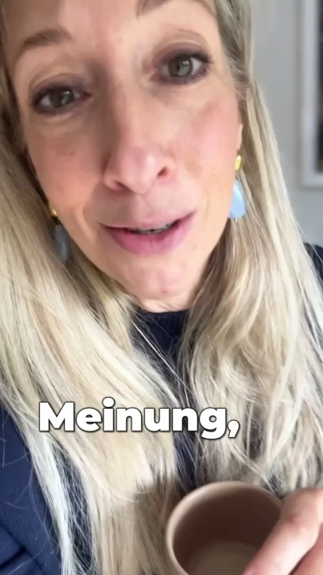 Du bist als Führungskraft NICHT dafür verantwortlich, deine Mitarbeiter zu motivieren.

Natürlich hat Führung Einfluss auf Motivation.

Du musst gute Rahmenbedingungen schaffen. Klar kommunizieren. Anerkennung geben. Entwicklung ermöglichen und Hindernisse beseitigen.

Aber du kannst nicht jeden Morgen zehn erwachsene Menschen emotional aufladen und dafür sorgen, dass sie Lust auf ihren Job haben.

Ein Teil der Verantwortung liegt beim Mitarbeiter selbst. 

Und genau darüber sprechen wir viel zu selten.

Speicher dir das. 💙

#Führung #Leadership #Führungskräfte #Motivation #Eigenverantwortung #Teamführung #Verantwortung
