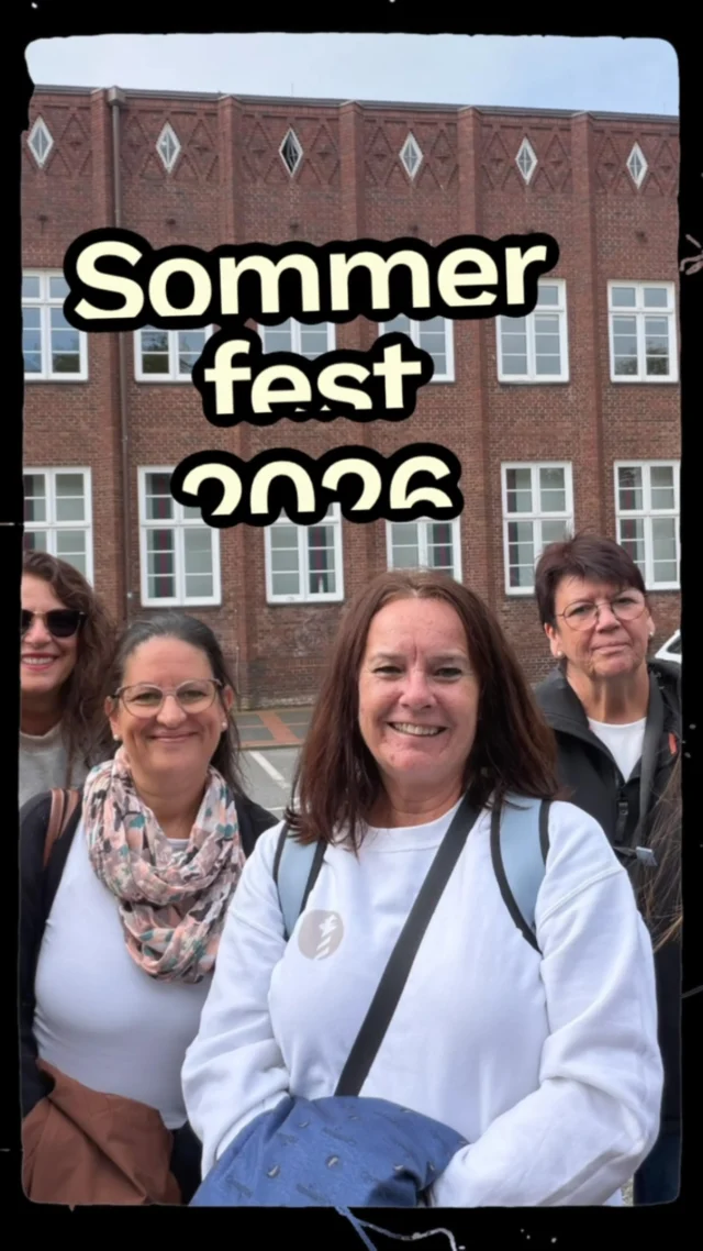 ✨ Sommerfest in Flensburg ✨

Was für ein schöner Tag mit unserem Team! ❤️

E-Boot fahren, durch Flensburg schlendern, gutes Essen genießen, lachen und vor allem: Zeit miteinander haben.

Denn manchmal braucht es gar keinen Workshop, keine Agenda und keinen beruflichen Anlass. Einfach mal zusammensitzen, reden, zuhören und sich als Menschen begegnen. 🫶

Immer wieder stellen wir fest, wie wichtig genau diese Momente für ein gutes Miteinander sind. Sie schaffen Verbindung, Vertrauen und Erinnerungen, die über den Arbeitsalltag hinausgehen.

Wir hatten unglaublich schöne Stunden, tolle Gespräche und jede Menge Spaß. 🥰

Danke an unser großartiges Team für diesen besonderen Tag!
Schön, dass es euch gibt! ❤️